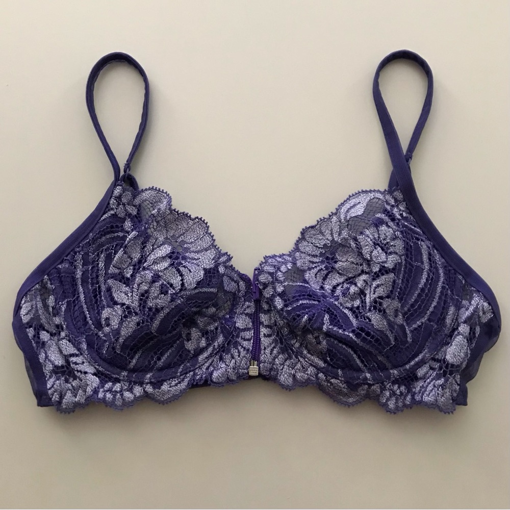 Marvel by La Perla • 34 US • Purple Floral Lace Bra Zip Front Accent